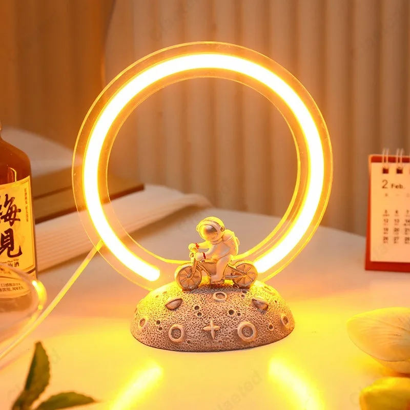 Decor Lighting Fixtures - Креативный светодиодный ночник «Космонавт», подарок для